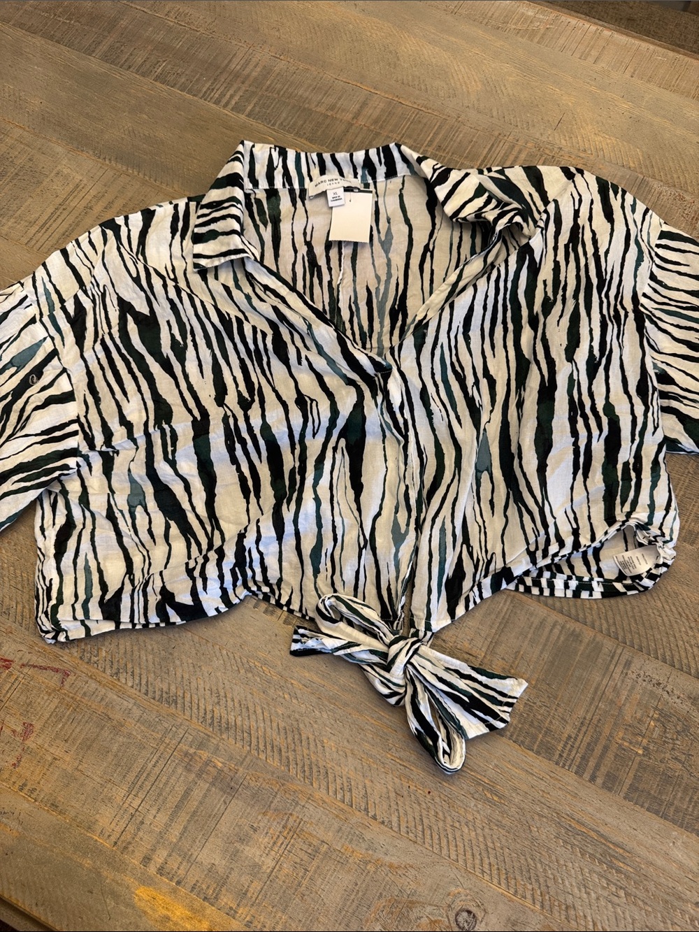 Marc New York Black Green & White Zebra-Print Tie-Front Crop Top
